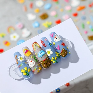 Adesivi per nail art 3D in rilievo con disegni cartoon di orsi e fiori colorati
