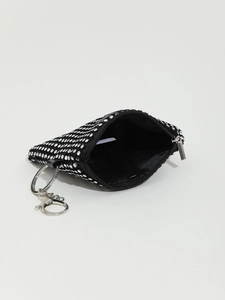Mini monedero de diamantes de imitación negros con cremallera plateada y llavero