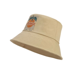 Bob beige avec motif d'orange et texte pastoral sur un fond blanc épuré