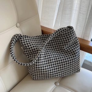 Vintage houndstooth knit shoulder bag for women with large capacity trapezoid design