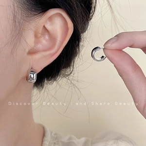 Polished silver 18K plated hoop earrings with minimalist geometric design for women