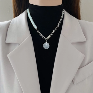 Asymmetric Artificial Pearl And Stainless Steel Chain Necklace With Round Coin Pendant Retro Street Style For Women