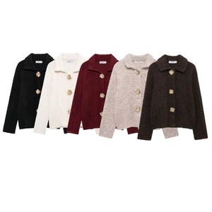 Cardigan En Maille Élégant Pour Femmes Texture Fausse Fourrure Col À Revers Manches Longues Boutons Fleurs Mode Hiver