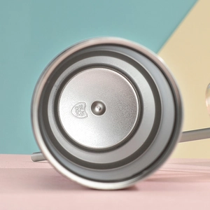 Close-up of the food-grade SUS 304 stainless steel interior base of the insulated tumbler