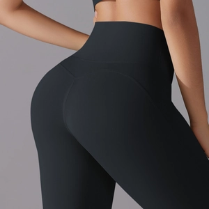 Detail of high waist yoga shorts with back heart-shaped seams for a butt-lifting effect