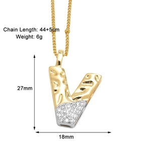 Pendentif lettre V bicolore avec chaîne de 44+5cm et dimensions de 27x18mm pour femme