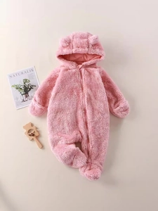 Rosa Baby-Plüsch-Einteiler mit Kapuze, Bärenohren und Reißverschluss für kalte Wintertage