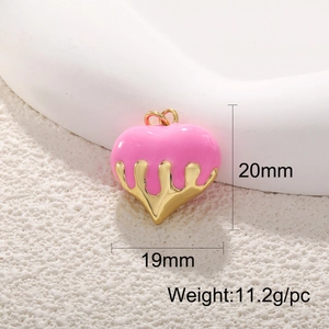 Detail eines rosa Herzanhängers mit Vergoldung, 19mm x 20mm Maße und Gewichtsangaben
