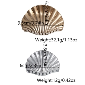 Detail showing dimensions and weight for gold and silver shell hair claw clips