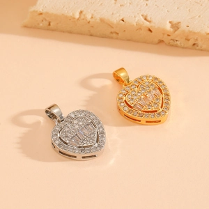 Colliers élégants avec pendentifs en forme de cœur en acier inoxydable et oxydes de zirconium