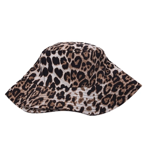 Chapeau bob classique à motif léopard pour femme avec un design animalier élégant