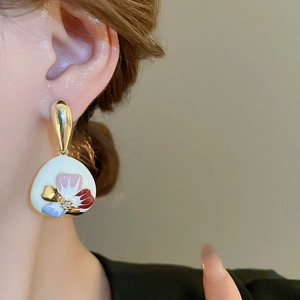 Vintage Blumen-Ohrhänger mit Emaille und Diamanten im französischen Hofstil für Damen