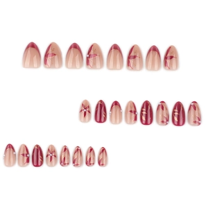 Faux ongles amande courts avec motifs floraux œil-de-chat et détails de perles blanches