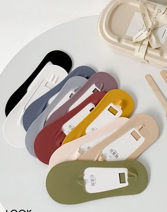 Close-up of nine-color seamless ice silk no-show socks with non-slip low-cut design