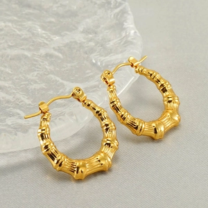 Orecchini a cerchio retrò in acciaio inossidabile placcato oro 18K con design a bambù