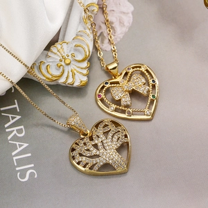 Collana con Pendente a Cuore in Rame Placcato Oro con Strass per Donna Fiocco Vuoto Albero della Vita Design Elegante Catena a Clavicola Gioielli