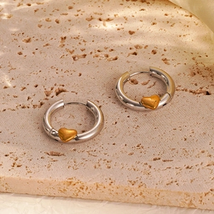 Chic two-tone round hoop earrings with golden 3D heart charms in polished silver finish