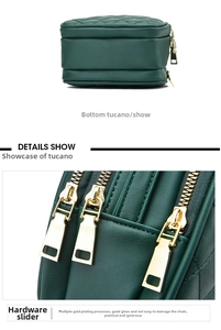 Détail du mini sac matelassé vert foncé avec trois fermetures éclair en métal doré