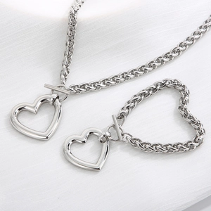 Silver stainless steel heart pendant jewelry set with toggle clasp and curb chain link