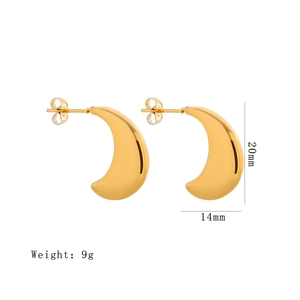Detailed view of gold C-shaped earrings with 20mm height and 9g weight specifications