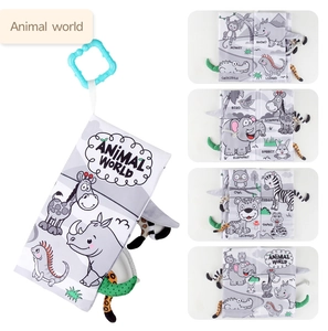 Details des Animal World Baby-Stoffbuchs mit strukturierten Schwänzen und Beißring