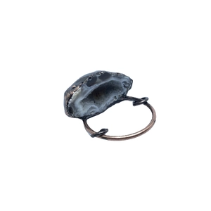 Bague vintage en bronze avec pierre naturelle d'agate druzy au design rustique