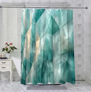 Détail du rideau de douche à imprimé géométrique dégradé marbre sur une tringle