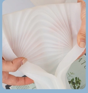 Detail of translucent silicone mold showing high flexibility and fan-shaped texture