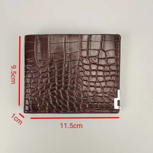 Detailed size specifications of a brown crocodile pattern leather bifold wallet