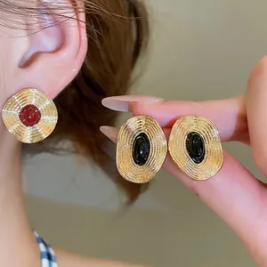 Vintage Runde Ovale Ohrstecker Legierung Spiralstruktur Harzzentrum Silberohrstecker-Stift Eleganter Hofstil Schmuck Damen