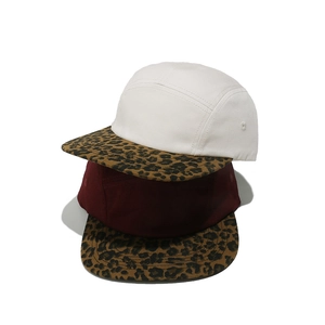 Retro 5-panel baseball caps with leopard print brim in white and burgundy canvas colors