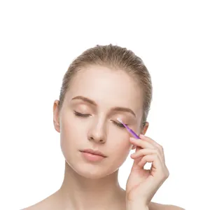 Micro applicatore con manico viola per extension ciglia e trucco occhi di precisione