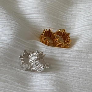 Minimalist 925 sterling silver wrinkled hoop earrings in gold and silver finishes