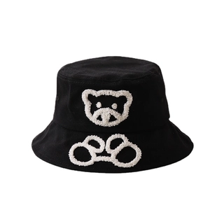 Chapeau bob noir pour enfants avec broderie ours blanc bouclé et larges bords