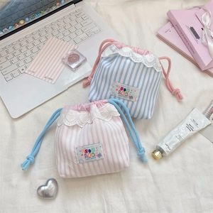 Pochettes mignonnes à rayures avec dentelle en cœur pour voyage et rangement cosmétique