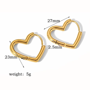 Polished 18K gold-plated stainless steel heart-shaped hoop earrings for women 27mm