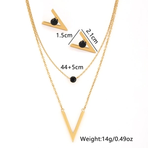 Detailansicht des goldenen geometrischen Schmucksets mit Gewicht 14g und Größenangaben