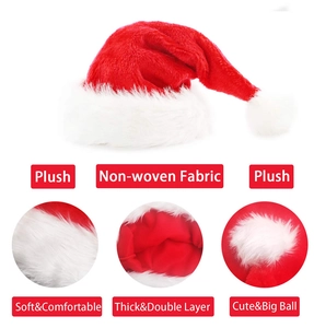 Détails du tissu pelucheux, doublure épaisse double couche et grand pompon blanc du bonnet de Noël