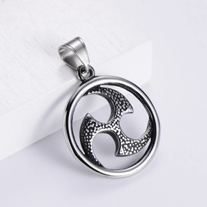 Retro stainless steel Mitsudomoe pendant necklace for men with circular vintage pattern