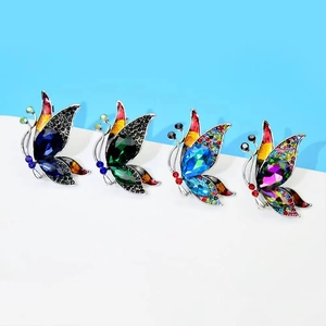 Broche Papillon en Alliage Vintage pour Hommes Femmes Épingle de Revers Incrustée de Strass 3D Multicolore Accessoires de Vêtements Élégants Cadeau