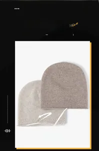 Détail du bonnet en tricot beige avec texture à chevrons pour la chaleur hivernale