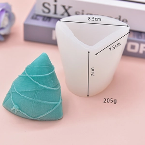 Detail of zongzi silicone mold showing dimensions 7cm height and realistic rope texture