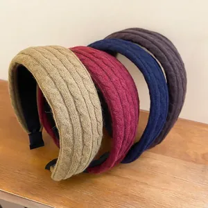Lot de serre-têtes en maille torsadée coloris camel et bordeaux pour un look d'automne