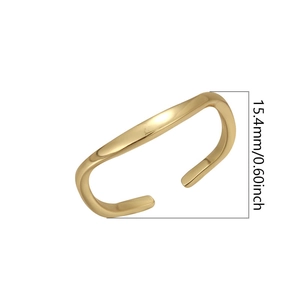 Detail view of gold adjustable silver toe ring showing 15.4mm 0.60inch outer diameter