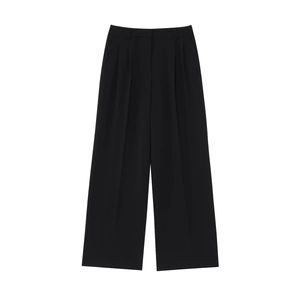Vue détaillée du pantalon noir à taille haute et jambes larges avec plis élégants