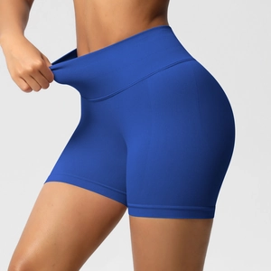 Short de cycliste sans couture bleu cobalt taille haute montrant l'élasticité du tissu