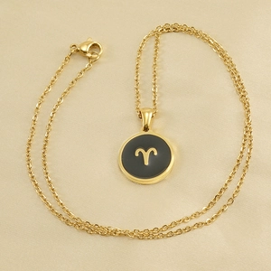 Collier signe Bélier en acier inoxydable plaqué or 18 carats avec pendentif émaillé