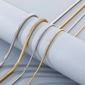 Ensemble de colliers à maille serpent en acier inoxydable doré et argenté