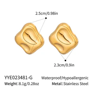 Detail of 18K gold plated geometric square stainless steel earrings with size dimensions