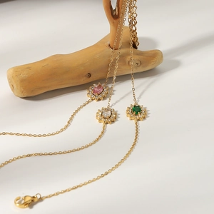 Vintage emerald and crystal zircon flower necklaces with gold-plated stainless steel chains